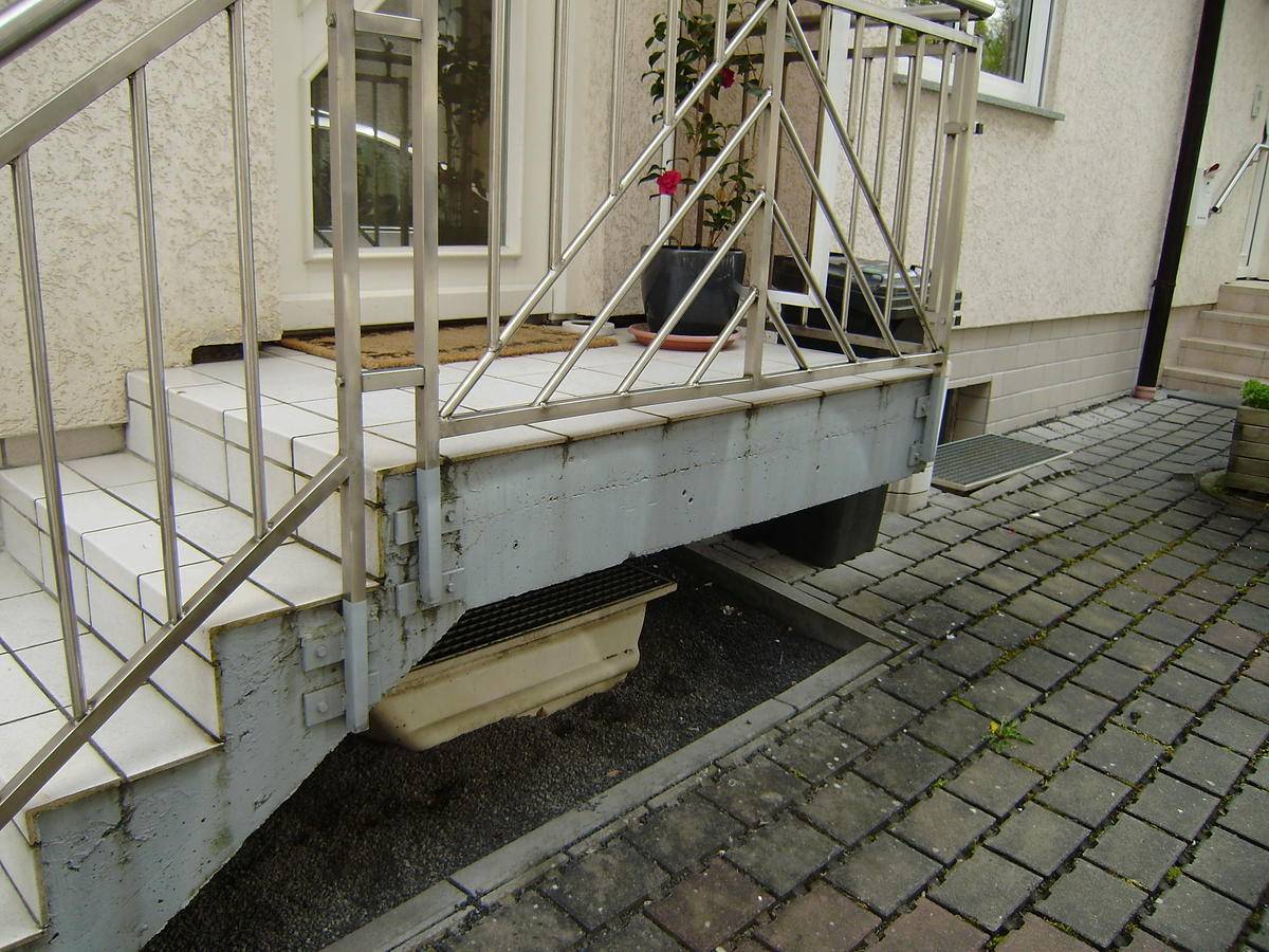 PFEFEN 38 | Ets CasaFloor France Rénovation d’un escalier extérieur : pourquoi privilégier une pose sur structure existante ? Saint-Louis 1