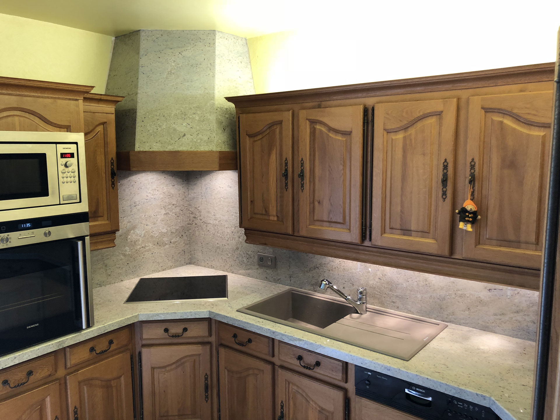 CUISINE GRANIT 6 | Ets CasaFloor France Recouvrement de plan de travail en granit dans le Haut-Rhin en Alsace Schiltigheim 5