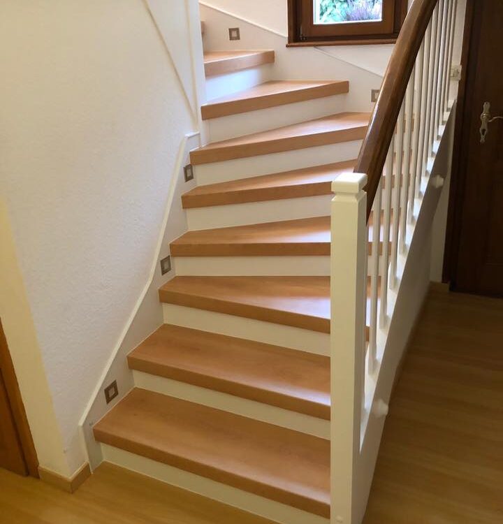 HETRE BLANC 1 720X750 | Ets CasaFloor France Quels accessoires de finition sont disponibles avec un habillage d’escalier intérieur CasaFloor ? Wittenheim