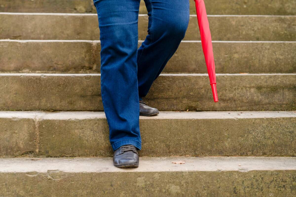 Recouvrement d&rsquo;un escalier ext&eacute;rieur : comment conserver la pente d&rsquo;&eacute;coulement de l&rsquo;eau ? S&eacute;lestat